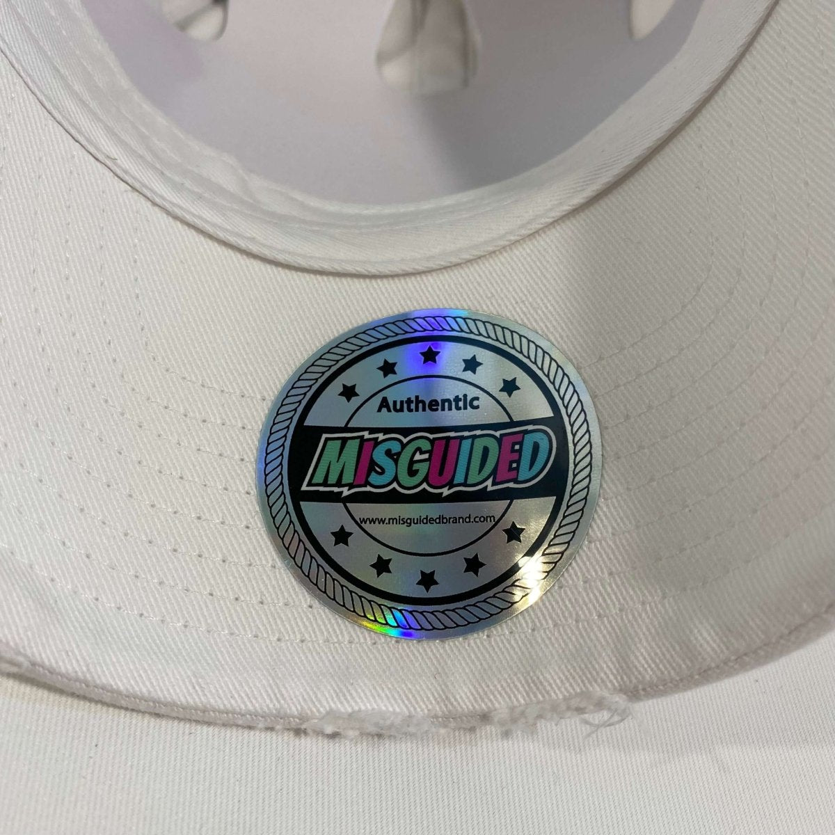 Misguided (Red Oreo 6's) Distressed Dad Hat - White - Misguided